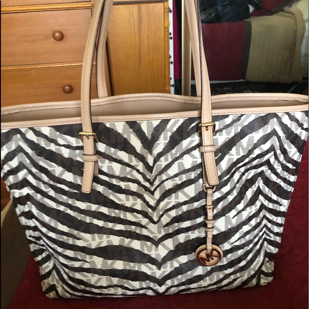 DESIGNER BAG ALERT 🥳